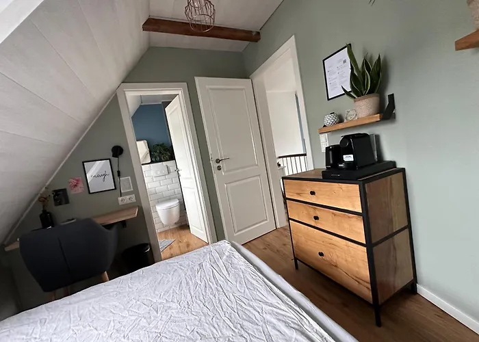 Stilvolles Gaestezimmer Mit Bad In Mechernich-Zentrum