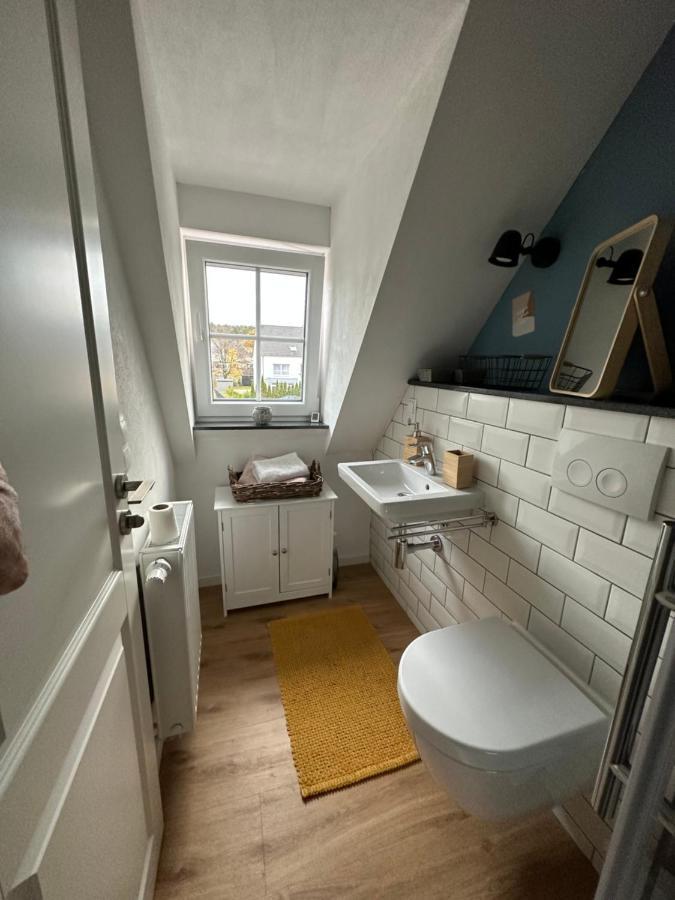 Stilvolles Gaestezimmer Mit Bad In Mechernich-zentrum Homestay
