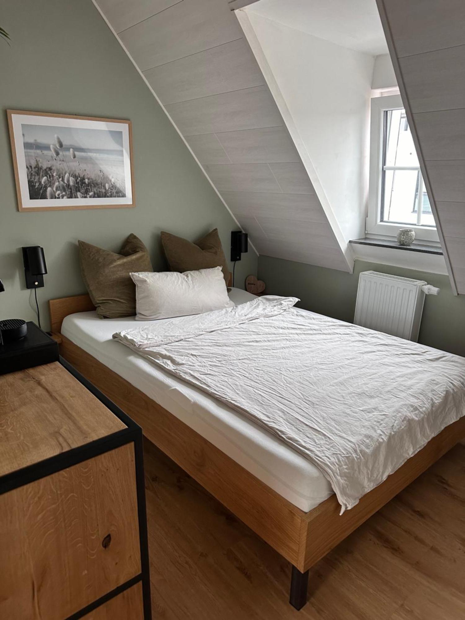Homestay Stilvolles Gaestezimmer Mit Bad In Mechernich-zentrum